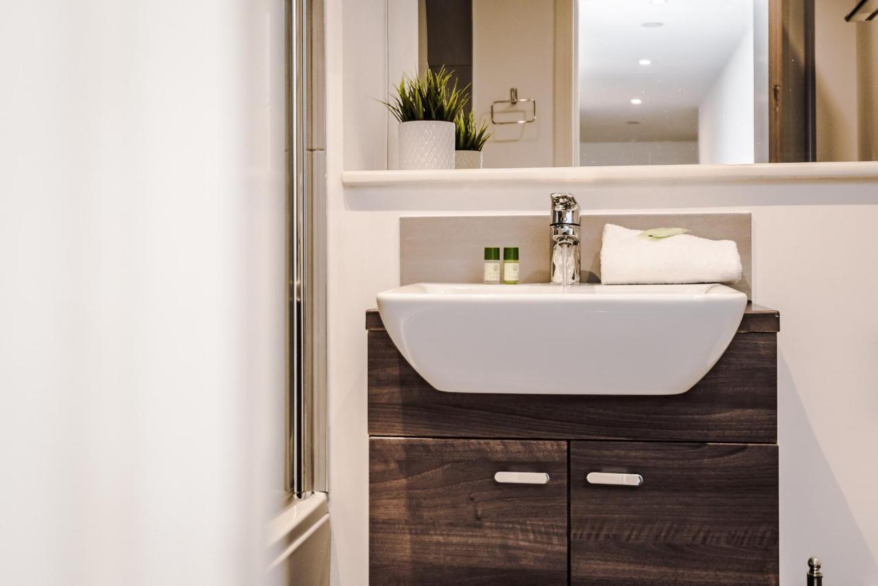 Host & Stay - Waterfront Penthouse Liverpool Ngoại thất bức ảnh